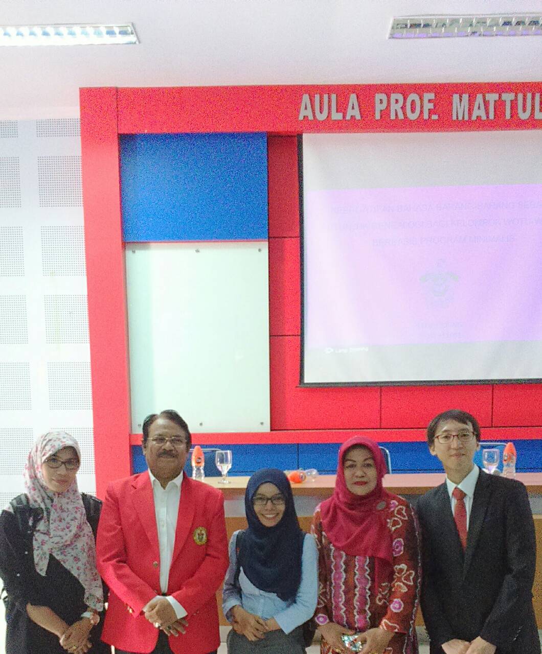 Left2Rigth: Kk Yuli Yastiani, Prof. Hamzah, Ning, Istri Prof. Hamzah, dan Dr. Lee Juyoung.