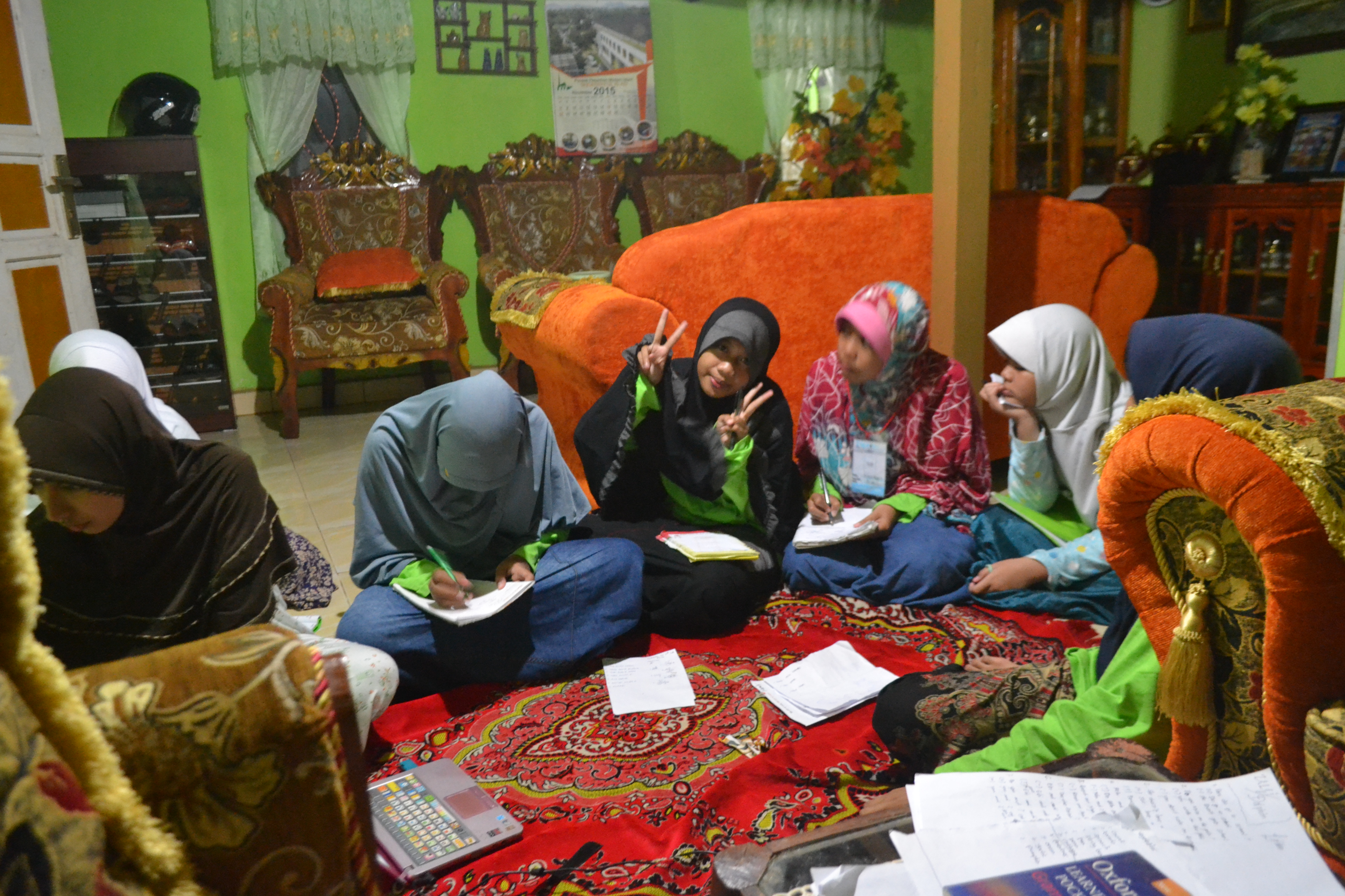 Belajar bersama Ustadzah Arni